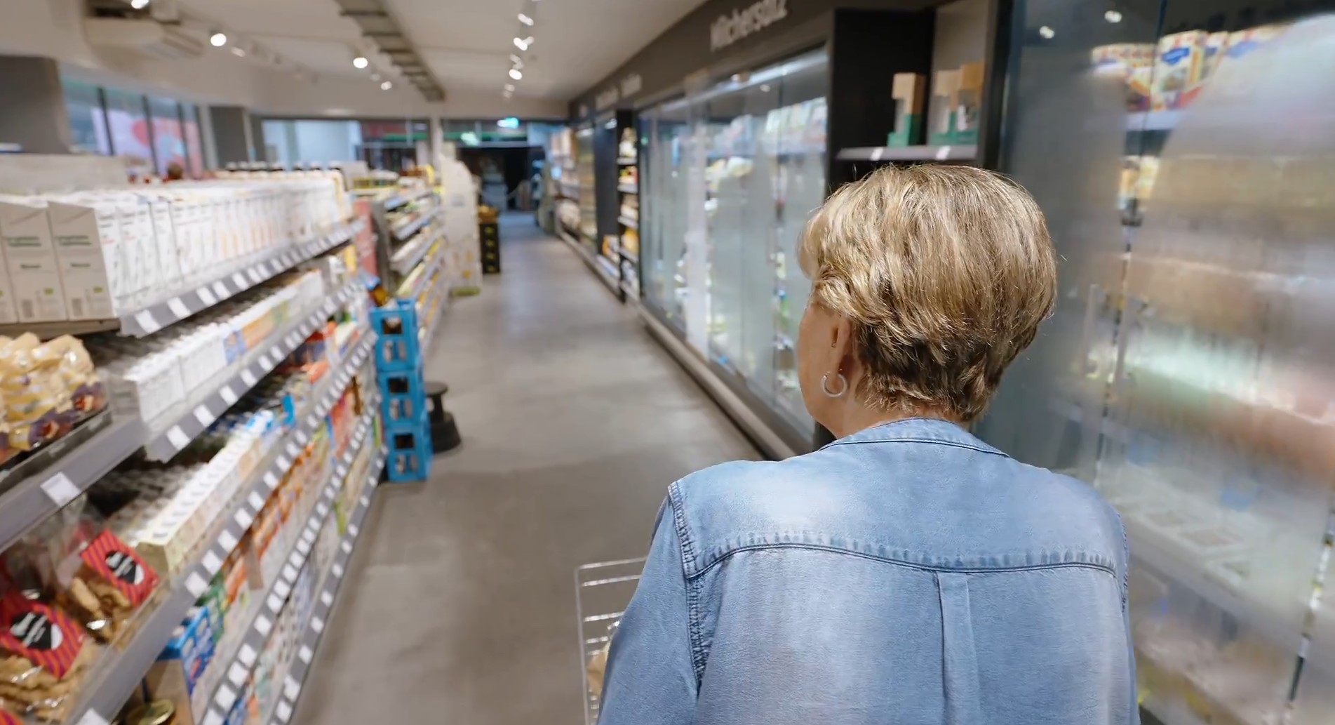 Comprador latino en el punto de venta