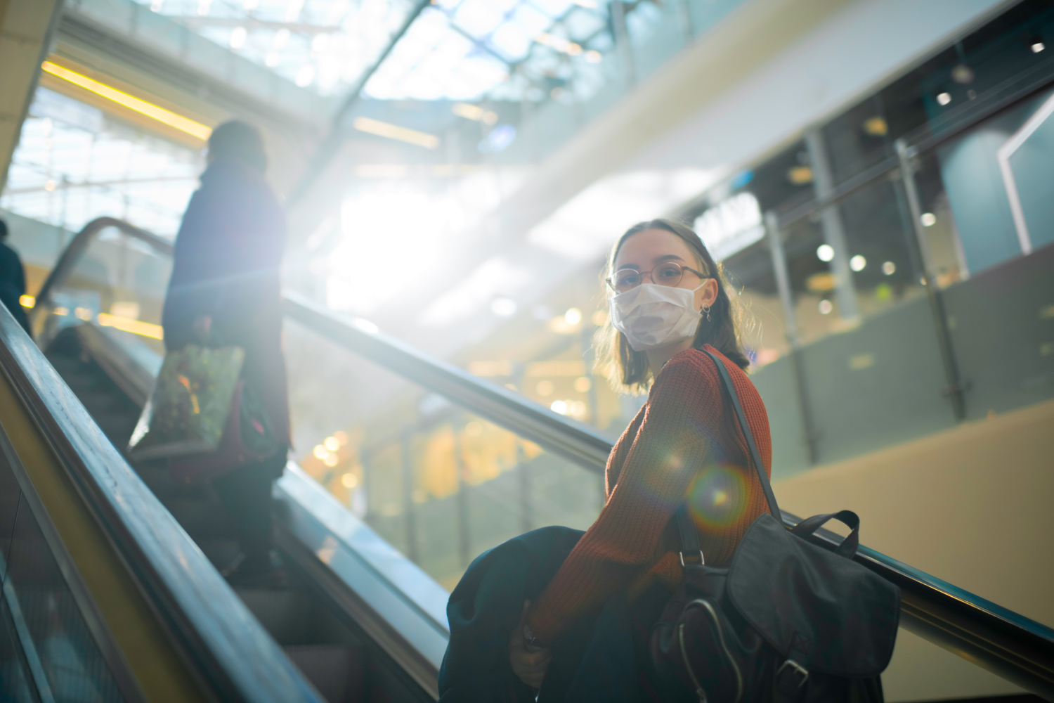 Mujer con cubrebocas