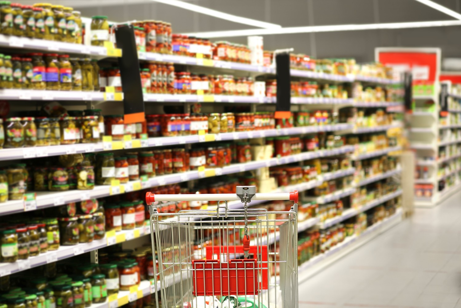 Grocery Market Share IRE P10 2024